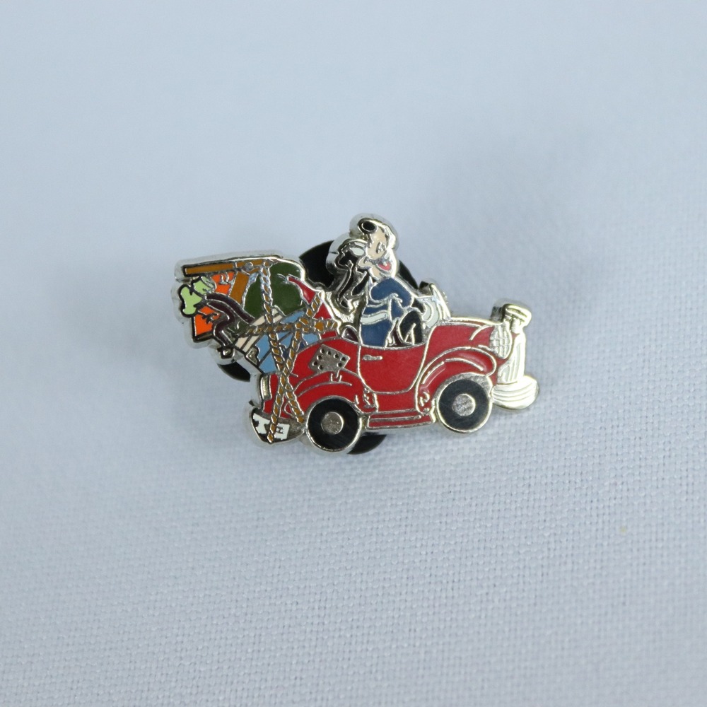 2003 Disney Travel Company Exclusive WDW Trading Pin Goofy in a Red Car